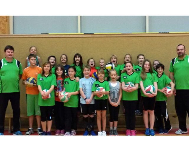 https://volleyball-neuhaus.de/wp-content/uploads/2021/12/Kindergruppe2015-640x528.jpg